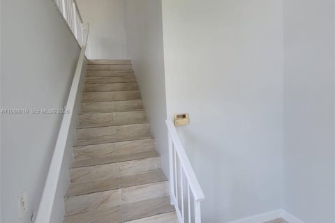 Copropriété à louer à Tamarac, Floride: 2 chambres, 162.58 m2 № 2051118 - photo 2