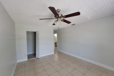 Copropriété à louer à Tamarac, Floride: 2 chambres, 162.58 m2 № 2051118 - photo 10
