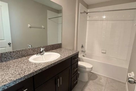Casa en alquiler en Ruskin, Florida, 4 dormitorios, 177.81 m2 № 1688129 - foto 11