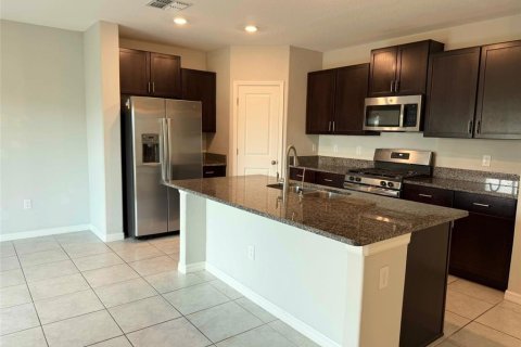 Casa en alquiler en Ruskin, Florida, 4 dormitorios, 177.81 m2 № 1688129 - foto 2