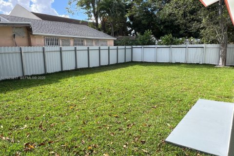 Villa ou maison à vendre à Miami, Floride: 4 chambres № 1987952 - photo 7