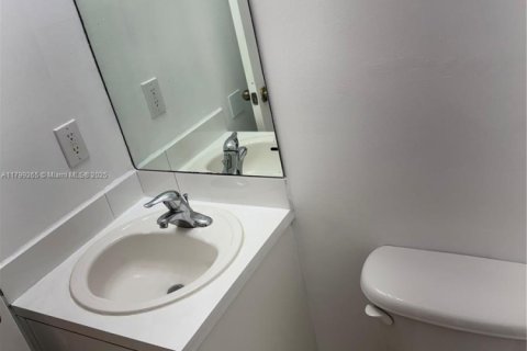 Townhouse in Homestead, Florida 3 bedrooms, 127.09 sq.m. № 1728597 - photo 7