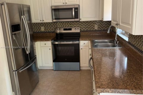 Townhouse in Homestead, Florida 3 bedrooms, 127.09 sq.m. № 1728597 - photo 11