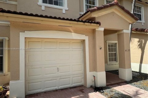Townhouse in Homestead, Florida 3 bedrooms, 127.09 sq.m. № 1728597 - photo 4