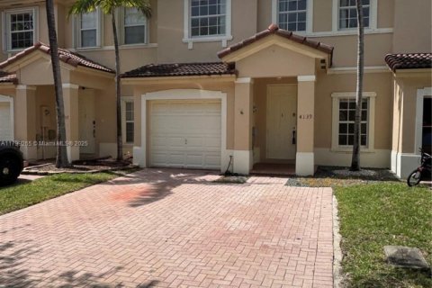 Townhouse in Homestead, Florida 3 bedrooms, 127.09 sq.m. № 1728597 - photo 2