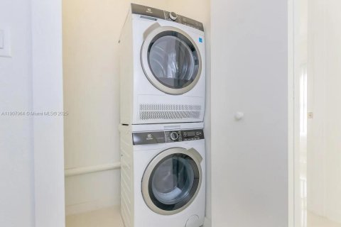 Apartamento en alquiler en Homestead, Florida, 3 dormitorios, 121.42 m2 № 2054330 - foto 13