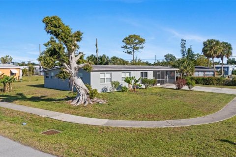 Casa en venta en Port Charlotte, Florida, 4 dormitorios, 116.41 m2 № 1636609 - foto 28