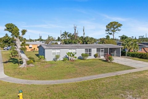 Casa en venta en Port Charlotte, Florida, 4 dormitorios, 116.41 m2 № 1636609 - foto 27