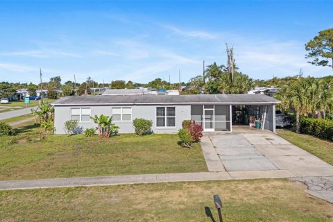 Casa en venta en Port Charlotte, Florida, 4 dormitorios, 116.41 m2 № 1636609 - foto 1