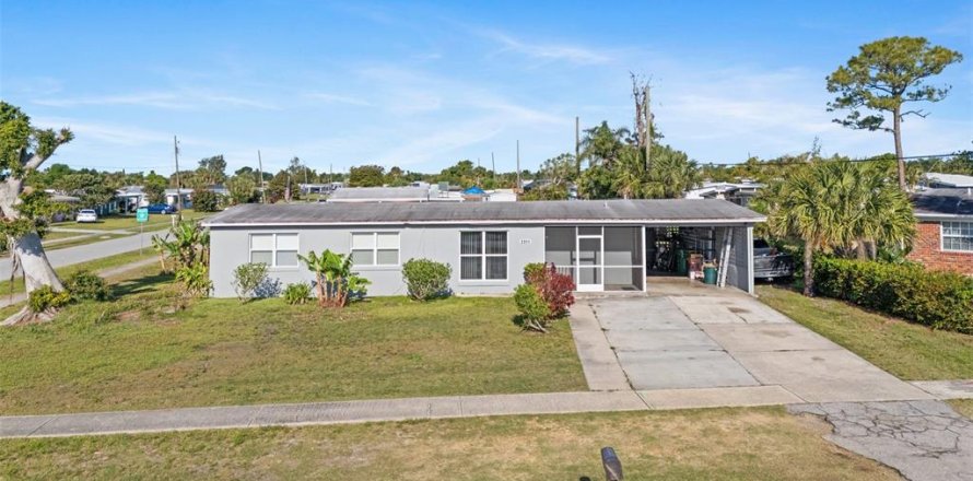 Casa en Port Charlotte, Florida 4 dormitorios, 116.41 m2 № 1636609