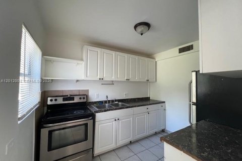 Casa en alquiler en Dania Beach, Florida, 3 dormitorios, 170.29 m2 № 2075038 - foto 20
