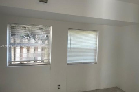 Casa en alquiler en Dania Beach, Florida, 3 dormitorios, 170.29 m2 № 2075038 - foto 24
