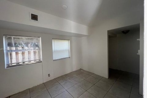 Casa en alquiler en Dania Beach, Florida, 3 dormitorios, 170.29 m2 № 2075038 - foto 14