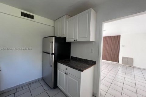 Casa en alquiler en Dania Beach, Florida, 3 dormitorios, 170.29 m2 № 2075038 - foto 21