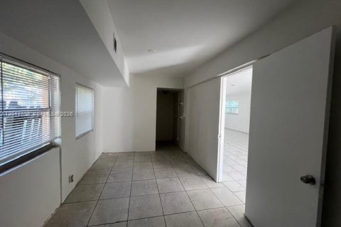 Casa en alquiler en Dania Beach, Florida, 3 dormitorios, 170.29 m2 № 2075038 - foto 12