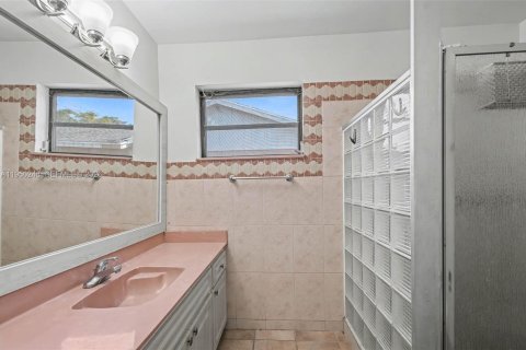 Купить виллу или дом в Майами, Флорида 4 спальни, 170.75м2, № 2007413 - фото 16