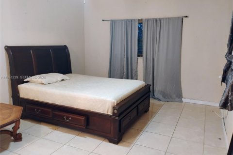 Снять в аренду коммерческую недвижимость в Холливуд, Флорида 1 спальня, 37.16м2, № 1990243 - фото 9