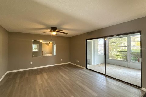 Condo in Port Charlotte, Florida, 2 bedrooms  № 2216155 - photo 2