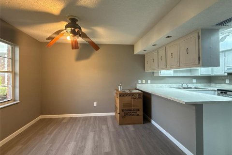 Condo in Port Charlotte, Florida, 2 bedrooms  № 2216155 - photo 5