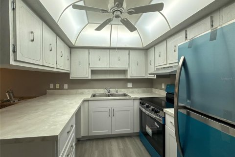 Condo in Port Charlotte, Florida, 2 bedrooms  № 2216155 - photo 4