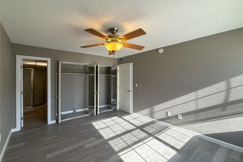 Condo in Port Charlotte, Florida, 2 bedrooms  № 2216155 - photo 10
