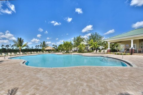 House in North Fort Myers, Florida 3 bedrooms, 167.69 sq.m. № 1689617 - photo 30