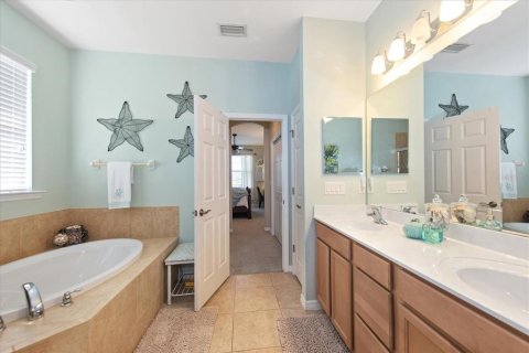 House in North Fort Myers, Florida 3 bedrooms, 167.69 sq.m. № 1689617 - photo 16
