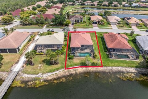 House in North Fort Myers, Florida 3 bedrooms, 167.69 sq.m. № 1689617 - photo 27