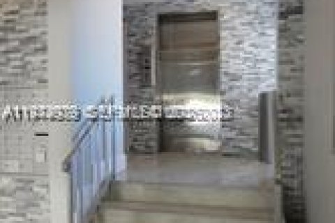 Condo in Fort Lauderdale, Florida, 2 bedrooms  № 2041343 - photo 3