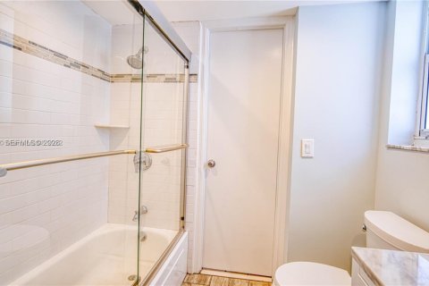 Condo in Fort Lauderdale, Florida, 2 bedrooms  № 2041343 - photo 21