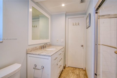 Condo in Fort Lauderdale, Florida, 2 bedrooms  № 2041343 - photo 20