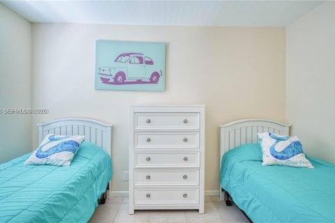 Condo in Fort Lauderdale, Florida, 2 bedrooms  № 2041343 - photo 15