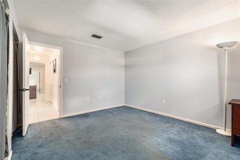 Condo in Saint Petersburg, Florida, 2 bedrooms  № 1802970 - photo 9