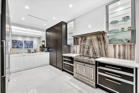 Condominio en venta en Sunny Isles Beach, Florida, 4 dormitorios, 277.5 m2 № 1951933 - foto 8