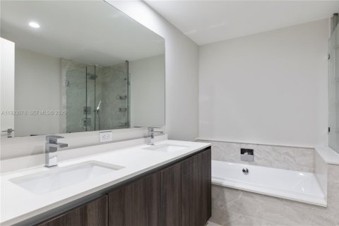 Copropriété à vendre à Miami, Floride: 3 chambres, 219.71 m2 № 2082830 - photo 14