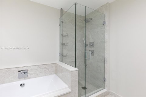 Copropriété à vendre à Miami, Floride: 3 chambres, 219.71 m2 № 2082830 - photo 15