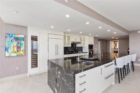 Copropriété à vendre à Miami, Floride: 3 chambres, 219.71 m2 № 2082830 - photo 30