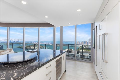 Copropriété à vendre à Miami, Floride: 3 chambres, 219.71 m2 № 2082830 - photo 10