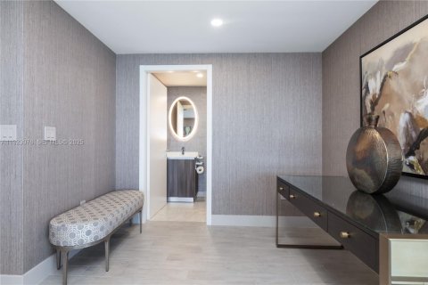Copropriété à vendre à Miami, Floride: 3 chambres, 219.71 m2 № 2082830 - photo 22
