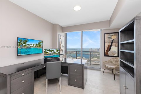 Copropriété à vendre à Miami, Floride: 3 chambres, 219.71 m2 № 2082830 - photo 16