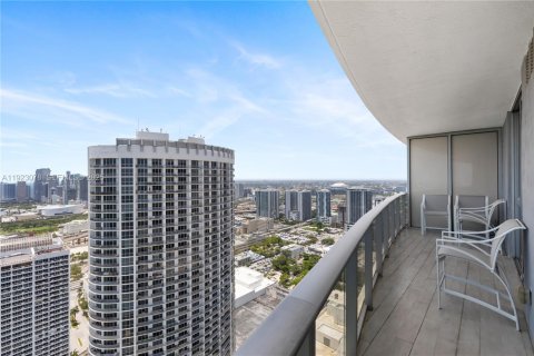Copropriété à vendre à Miami, Floride: 3 chambres, 219.71 m2 № 2082830 - photo 25