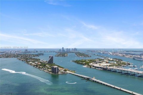 Copropriété à vendre à Miami, Floride: 3 chambres, 219.71 m2 № 2082830 - photo 4