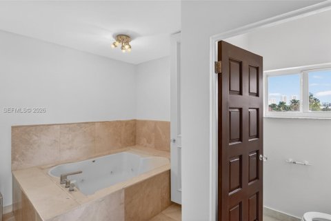 Land in North Miami Beach, Florida № 2070020 - photo 25