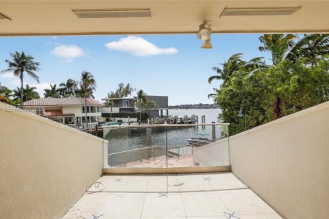 Land in North Miami Beach, Florida № 2070020 - photo 23