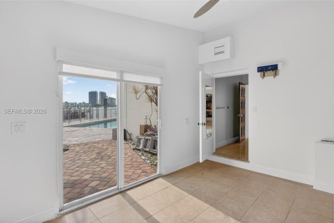 Land in North Miami Beach, Florida № 2070020 - photo 18