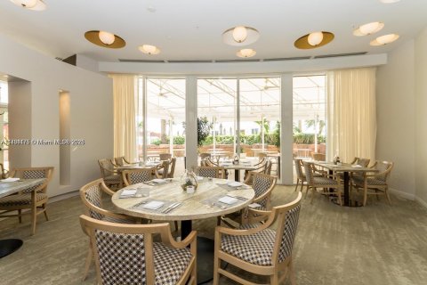 Condominio en venta en Sunny Isles Beach, Florida, 51.19 m2 № 1868633 - foto 13