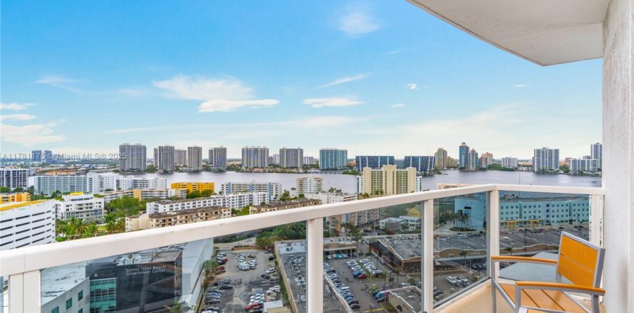 Estudio en el Condominio en Sunny Isles Beach, Florida  № 1868633