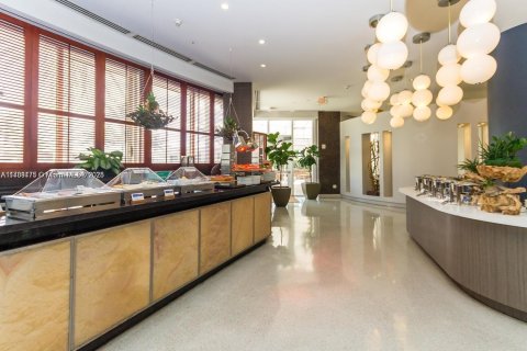 Condominio en venta en Sunny Isles Beach, Florida, 51.19 m2 № 1868633 - foto 18