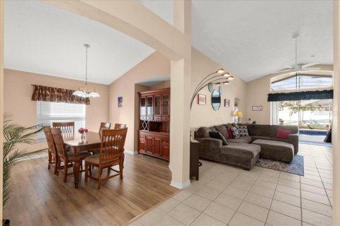 Villa ou maison à vendre à Davenport, Floride: 4 chambres, 175.21 m2 № 2419560 - photo 5