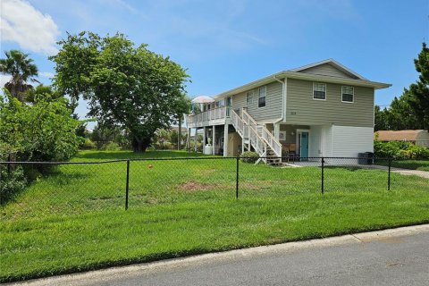 Casa en venta en Hernando Beach, Florida, 2 dormitorios, 124.86 m2 № 2381137 - foto 3